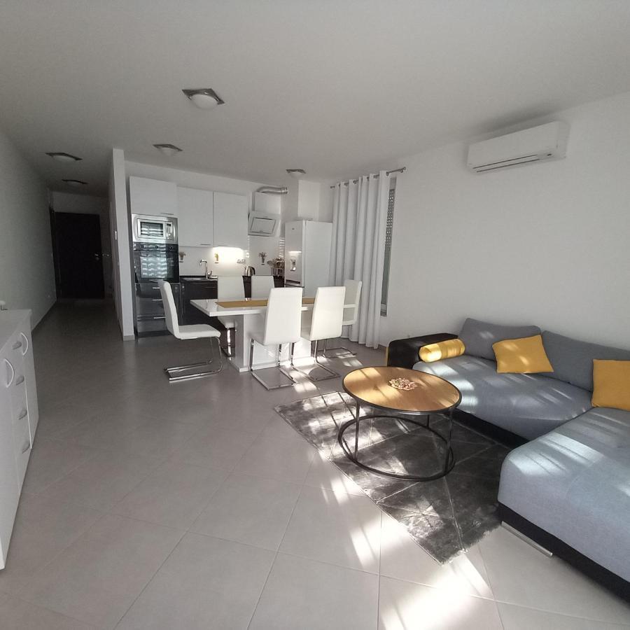 セニApartman Nehajアパートメント エクステリア 写真