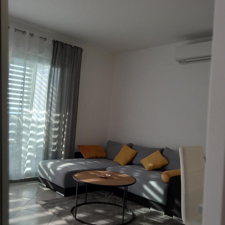 セニApartman Nehajアパートメント エクステリア 写真